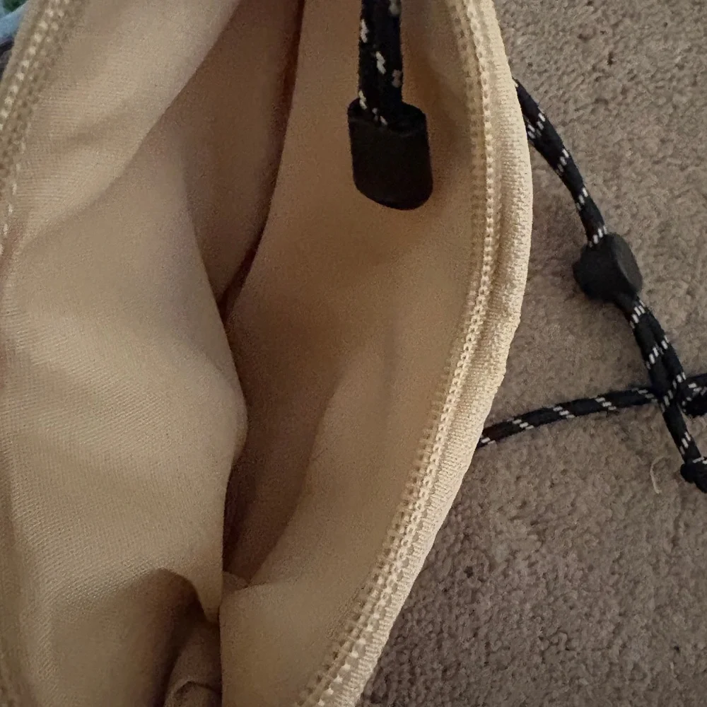 Cute‎ Smiling snoopy  Crossbody Bag in Cream and Brown